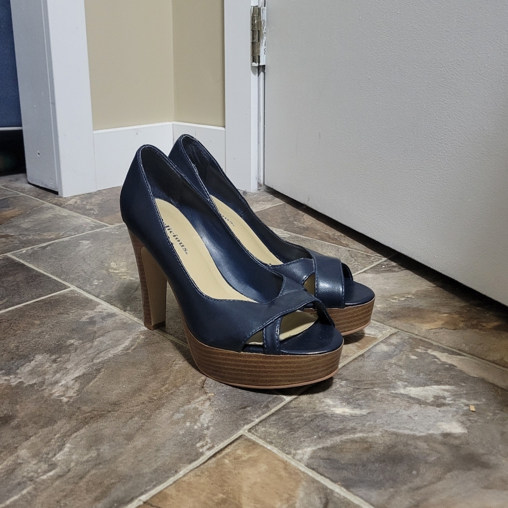 Delicous Navy Blue Open Toe Platform Heels Peep-Toe Pumps